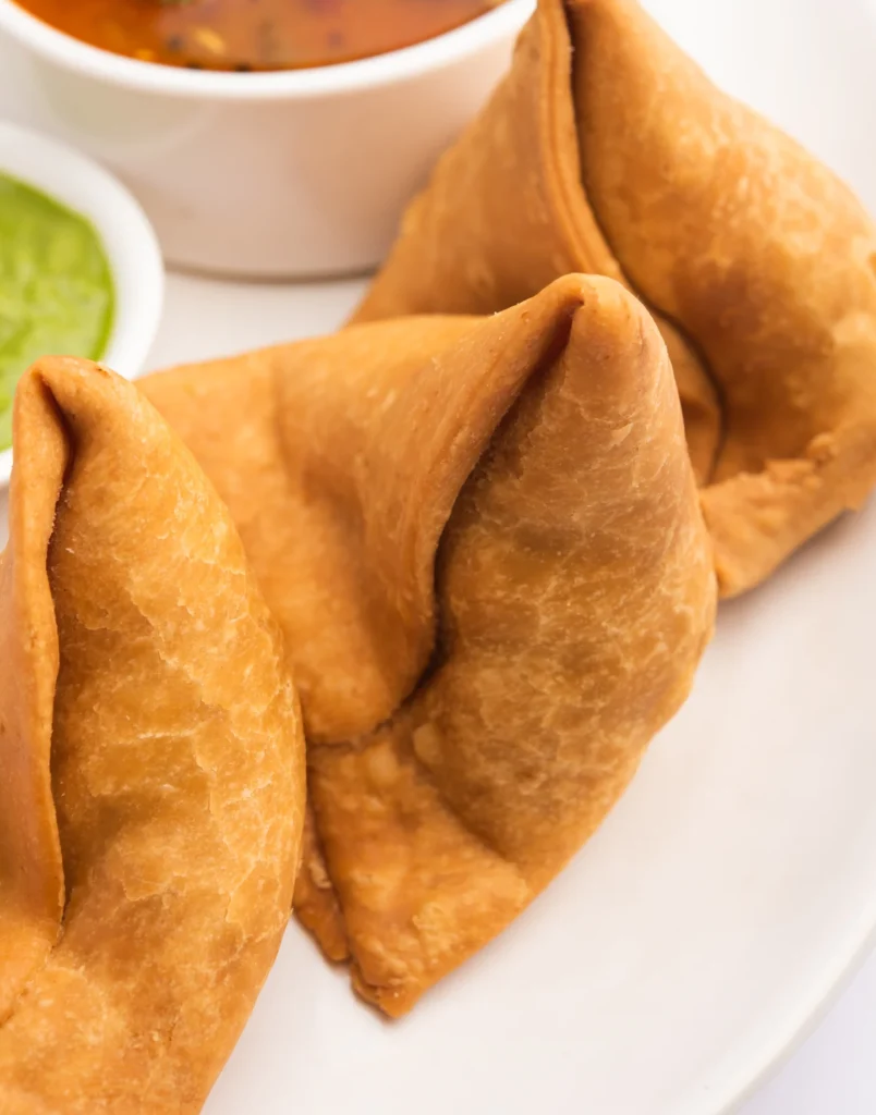 Mini Samosa (6 pcs) with Chole